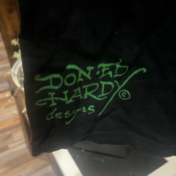 Ed Hardy Black Tee with Fierce Tiger Design - Picture 4 of 5